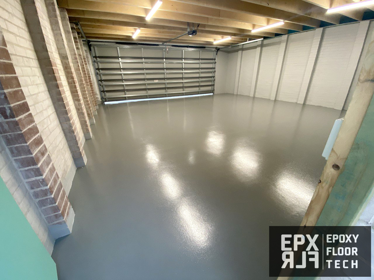 dusty-grey-solid-colour-epoxy-floors-for-garage