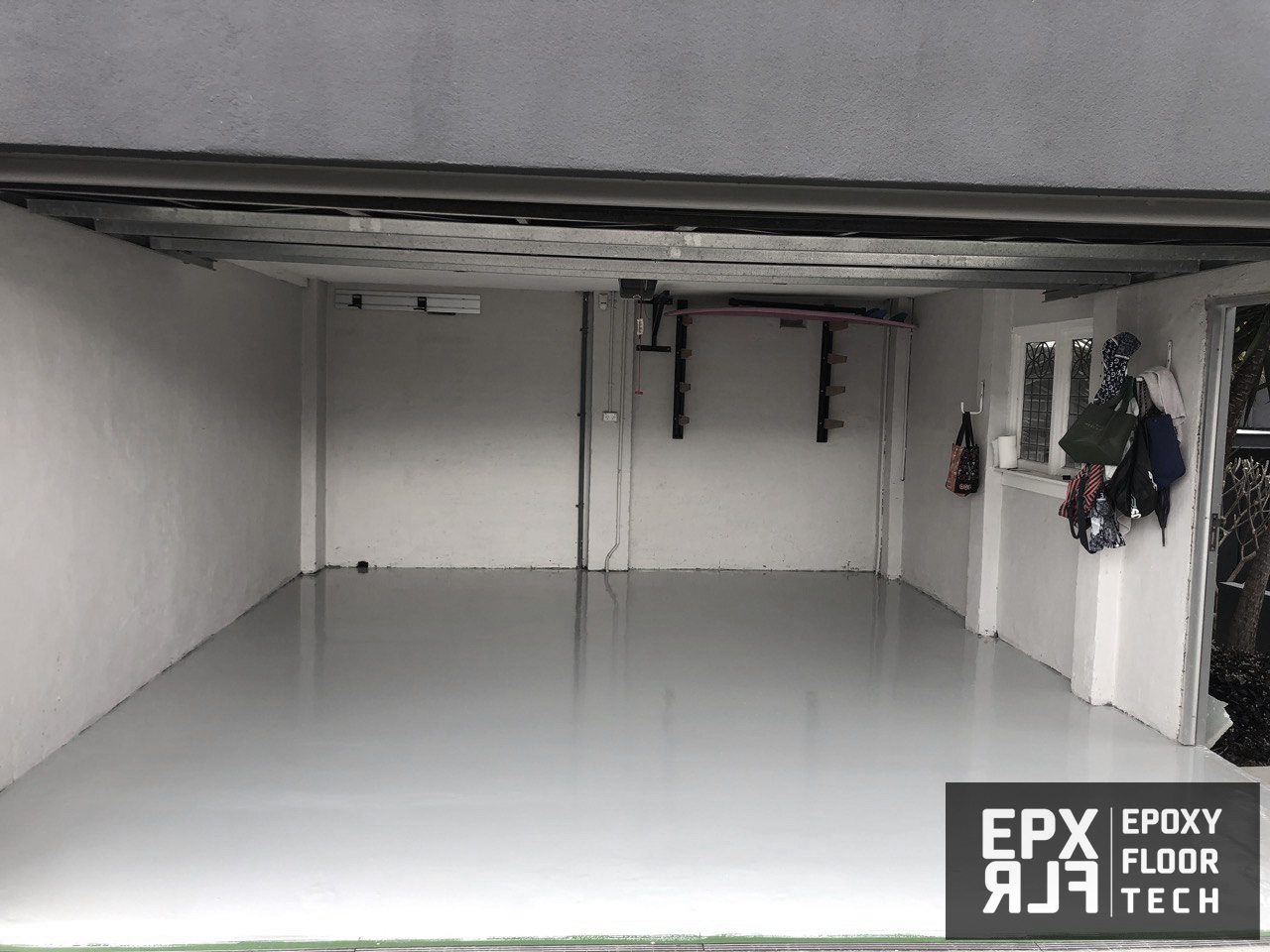 self-levelling-solid-colour-garage-epoxy-flooring-Manly