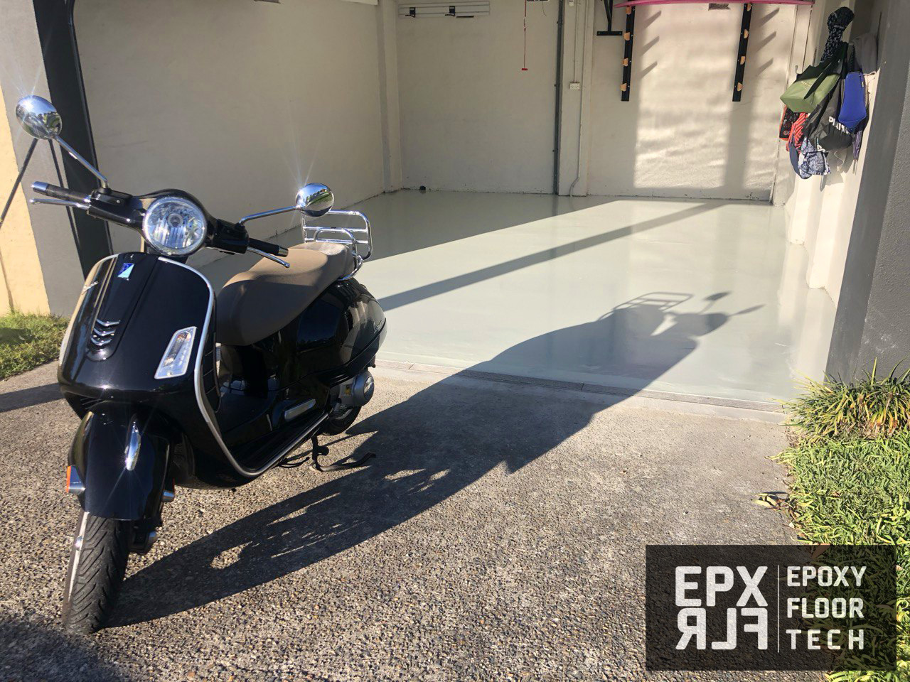 self-levelling-solid-colour-garage-epoxy-flooring-Mossman